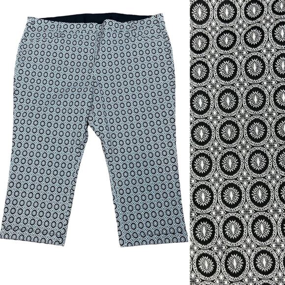 Lane Bryant Print Tummy Control Cuffed Cropped Pants Black White Size 28 - Picture 1 of 7